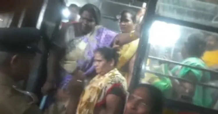 புத்தாண்டிலும் போராட்டம் : புத்தாண்டு தினத்தில் போராட்டத்தில் ஈடுபட்ட தூய்மை பணியாளர்கள் கைது!