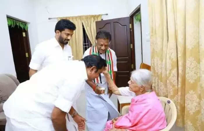 ஓபிஎஸ் தாயார் மருத்துவமனையில் அனுமதி