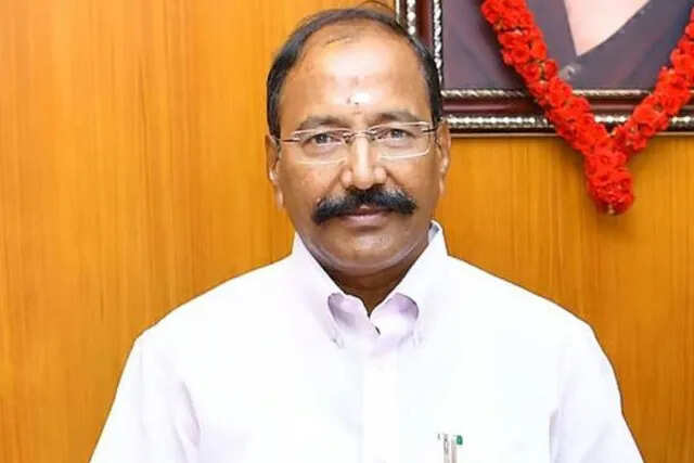 அ.தி.மு.க. அதிக வாக்குகள் பெறும் பகுதிகளில் உள்ள முகவர்களுக்கு தலா 1 பவுன் தங்கக் காசு - முன்னாள் அமைச்சர் தங்கமணி..!