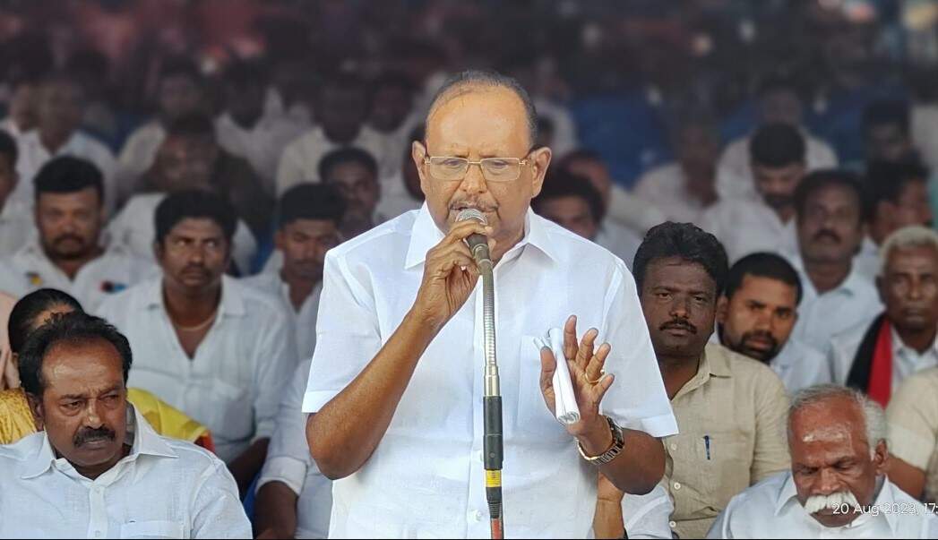 “தேர்தலுக்கு பின் செங்கோட்டையன் அல்லது வேலுமணி தலைமையில் அதிமுக இயங்கும்”