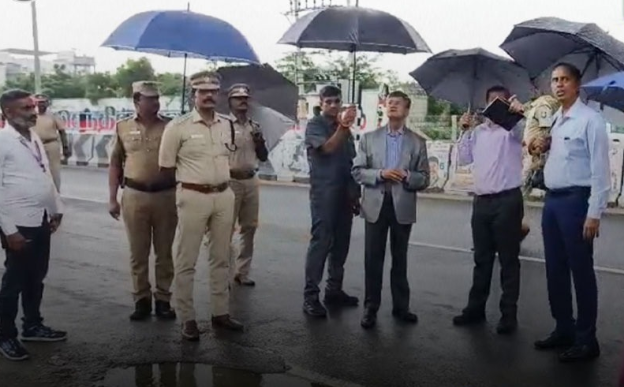 கரூர் வேலுசாமிபுரத்தில் உச்சநீதிமன்ற ஓய்வு பெற்ற நீதிபதி அஜய் ரஸ்தோகி நேரில் ஆய்வு