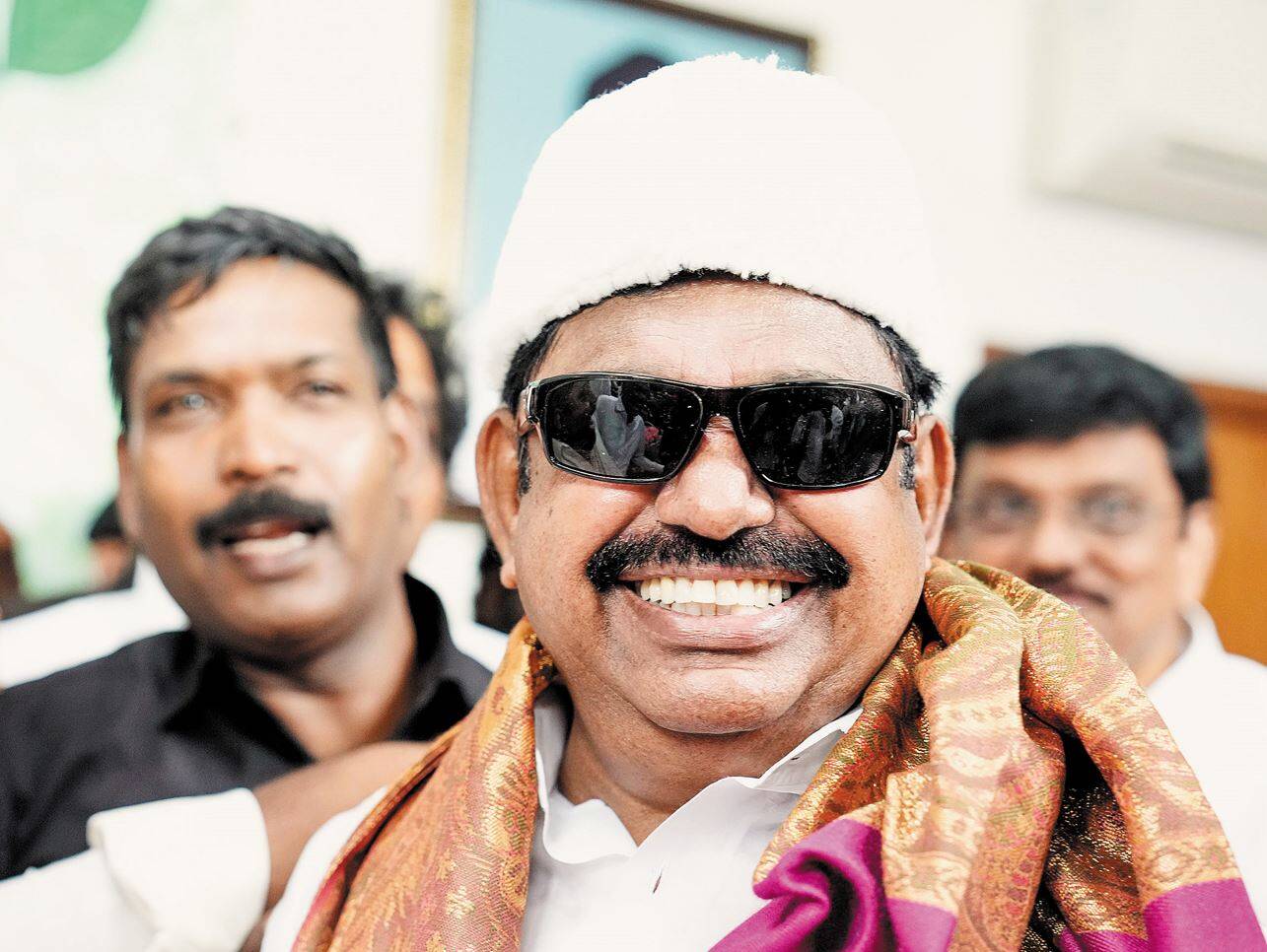 ஈபிஎஸ் சுற்றுப்பயணம் - இலச்சினை வெளியீடு