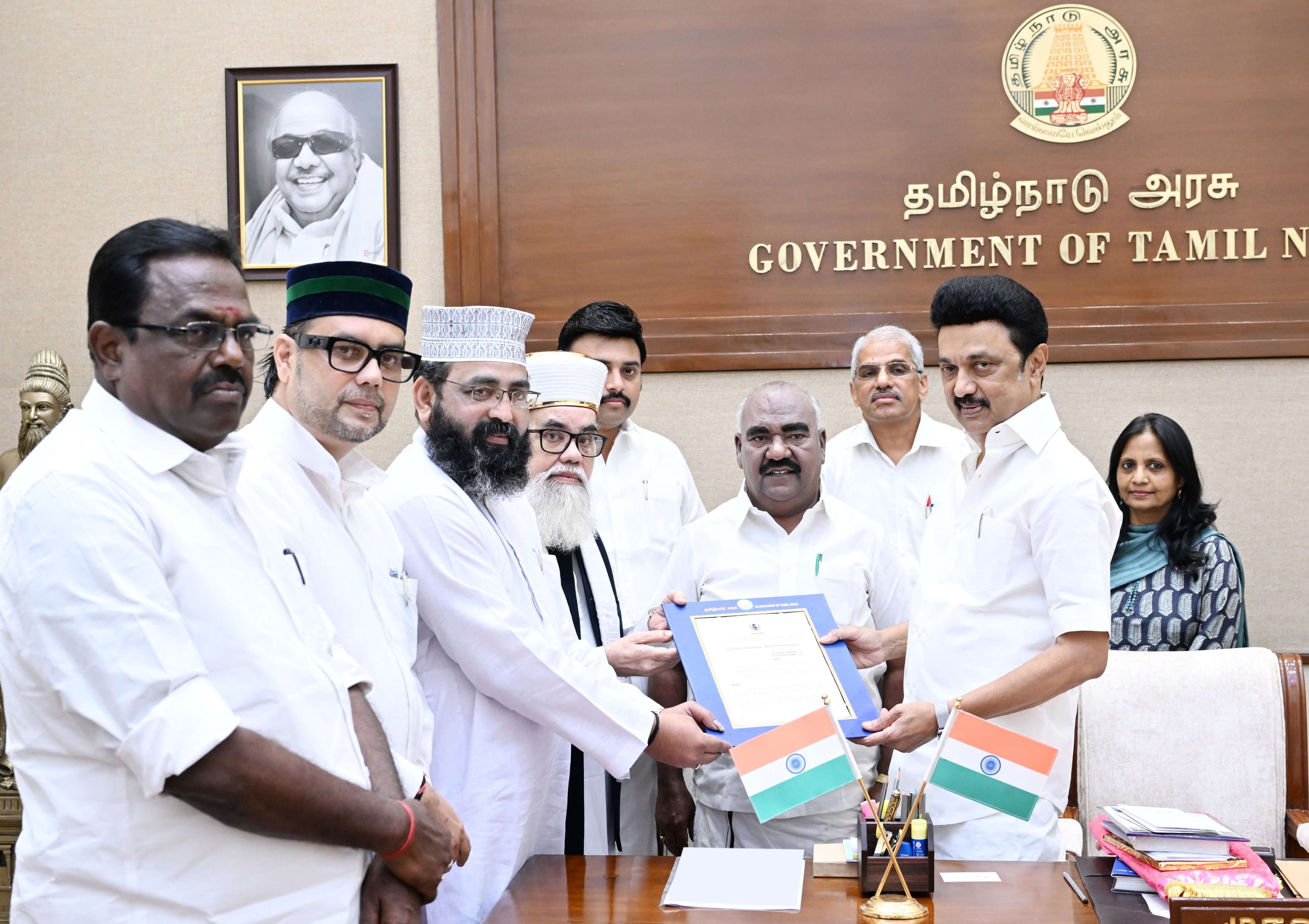 நாகூர் தர்கா கந்தூரி சந்தனக்கூடு - 45 கிலோ சந்தனக்கட்டைகளை வழங்க அரசாணை!!