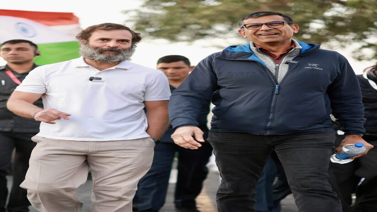 மகாத்மா காந்தியையும், என்னையும் ஒப்பிடுவது முற்றிலும் தவறு... ராகுல் காந்தி