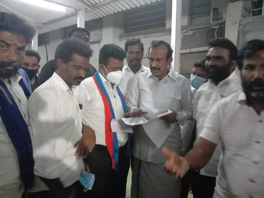 சாலை பணியால் பாதிக்கப்படும் தலித் மக்களுக்கு மாற்று இடம் தரக்கோரி அமைச்சரிடம் மனு!