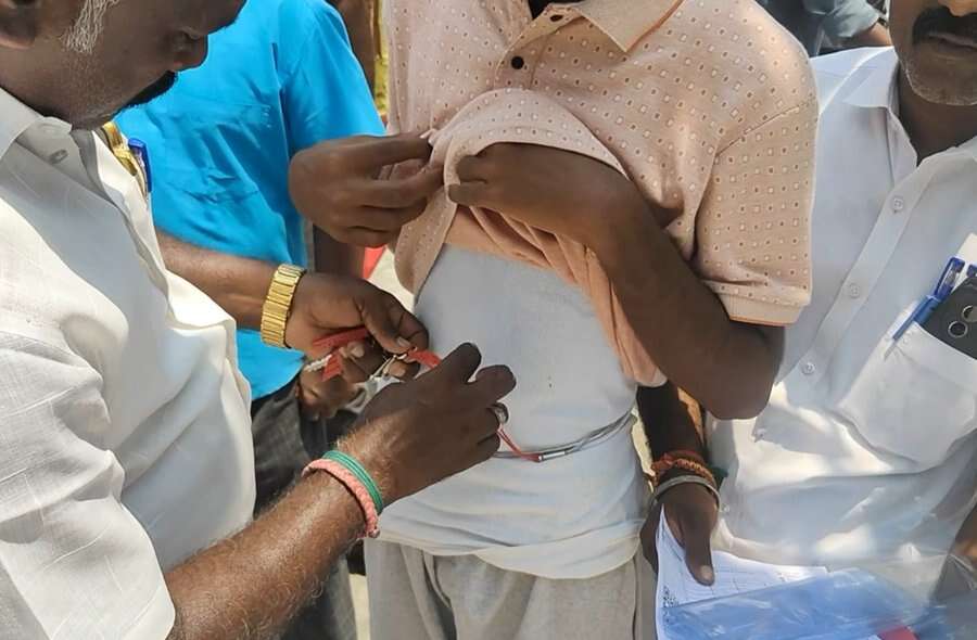 வெள்ளி அரைஞான் அணிந்திருந்த மாணவர் நீட் தேர்வு எழுத அனுமதி மறுப்பு