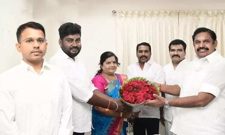 அடுத்தடுத்து அதிமுகவில் இணையும் பாஜக நிர்வாகிகள் - அண்ணாமலை ஷாக்!