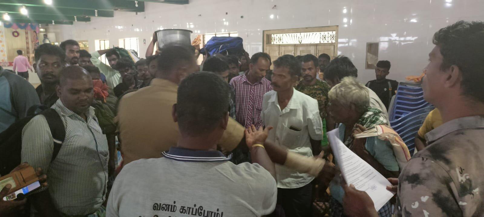 திடீர் தீ விபத்து - சதுரகிரிக்கு பக்தர்கள் செல்ல தடை விதிப்பு