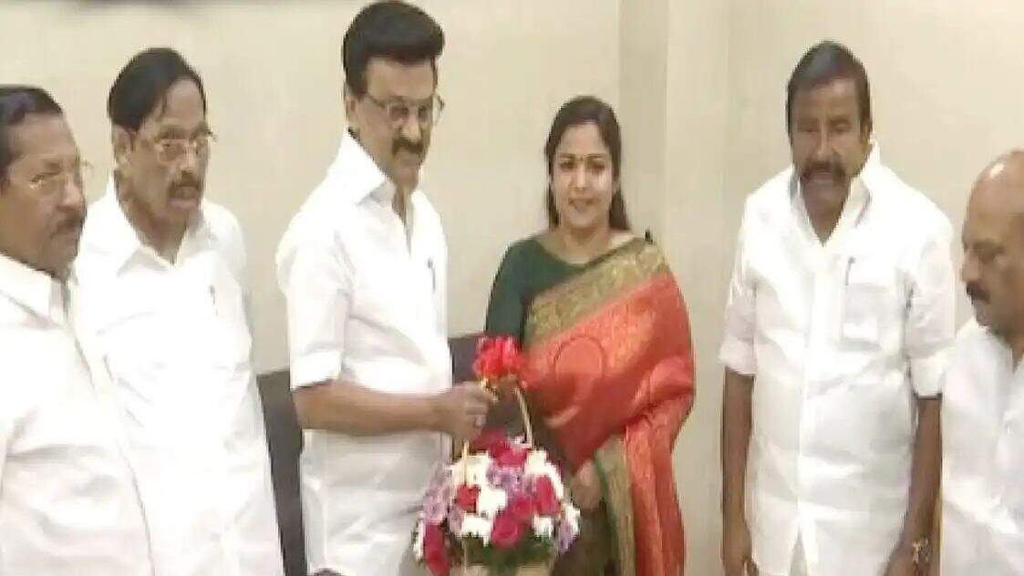 #BREAKING : தவெகவில் இருந்து விலகிய நடிகை ரஞ்சனா நாச்சியார் திமுகவில் ஐக்கியம்..!!