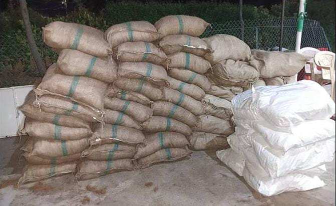 ஓசூர் அருகே சரக்கு வேனில் கடத்திய 1,200 கிலோ குட்கா பறிமுதல் - ஓட்டுநர் கைது!