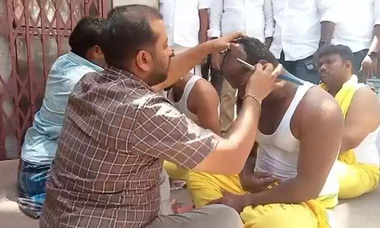 செந்தில் பாலாஜி விரைவில் குணமடைய வேண்டி மொட்டையடித்த ஆதரவாளர்கள்