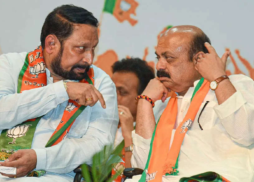 அரசியலில் இதெல்லாம் ரொம்ப சாதாரணம் -மாஜி முதல்வர் விலகல் குறித்து முதல்வர் கருத்து