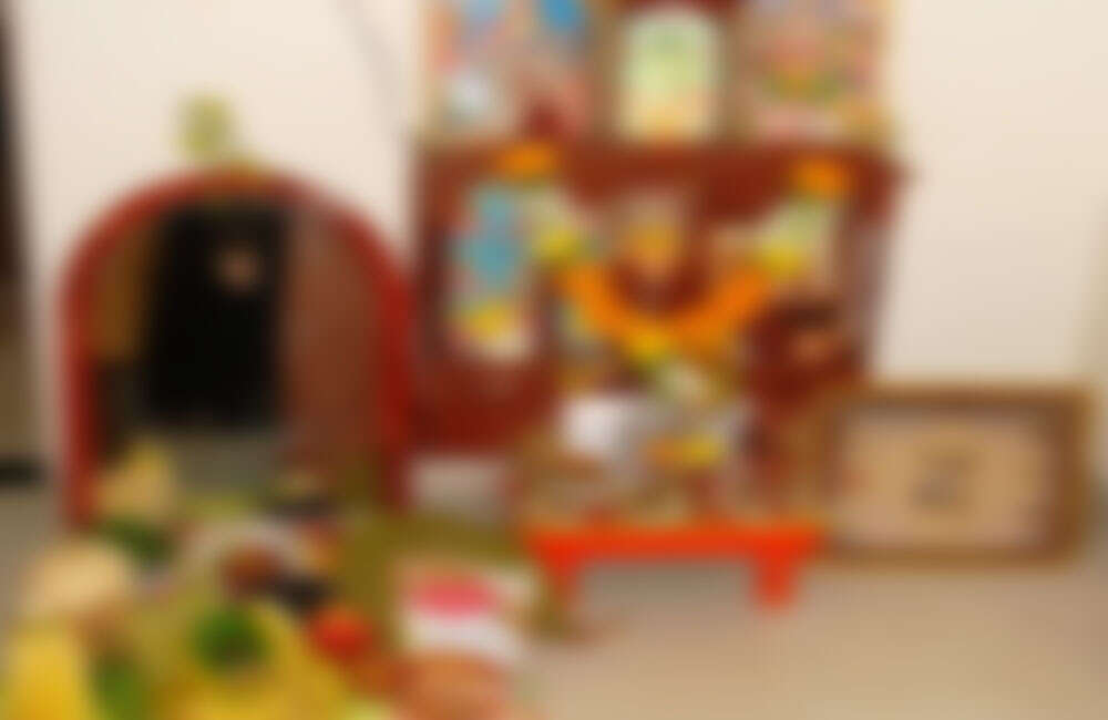 வீட்டு பூஜையில் நடந்த பயங்கரம்! சிறுமியின் தலையை துண்டாக வெட்டிய சிறுமி