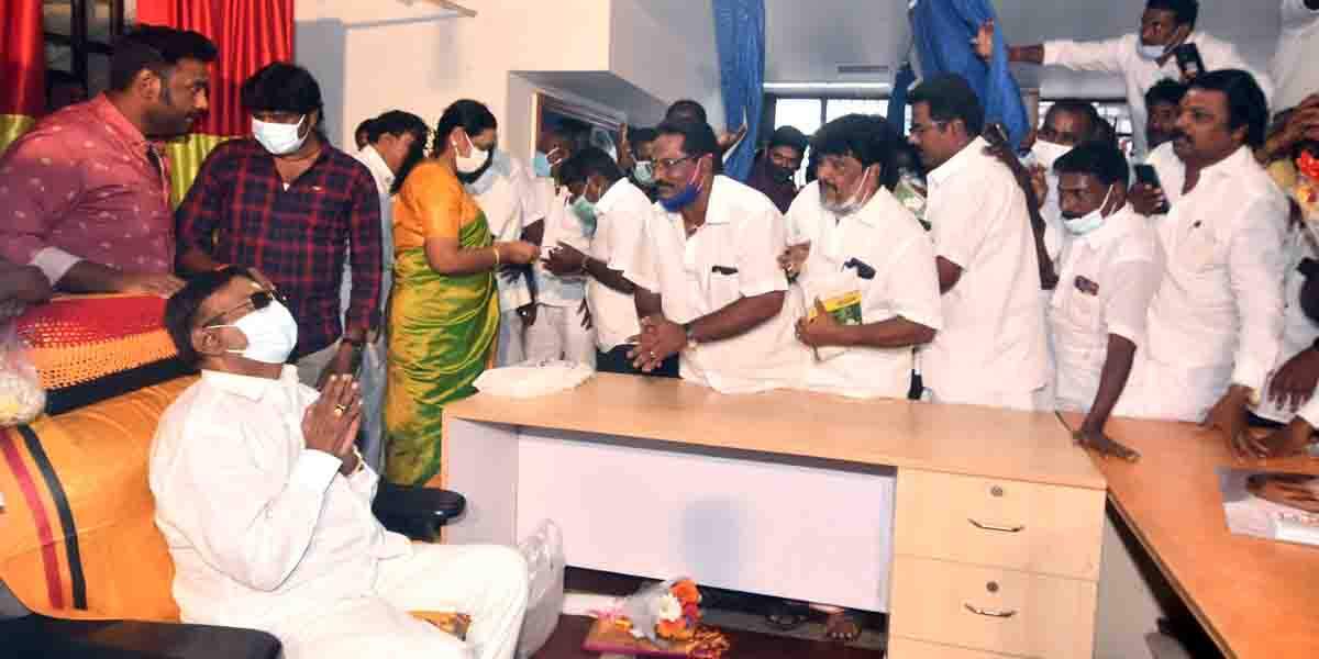 இதை பார்த்த தேமுதிக நிர்வாகிகள் அதிர்ச்சி