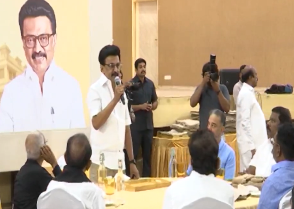 “இந்தியாவே திரும்பிப் பார்க்கும் அளவிற்கு ஒரு மிகப்பெரிய மெகா கூட்டணி”- ஸ்டாலின் முன் கர்ஜித்த திருமா