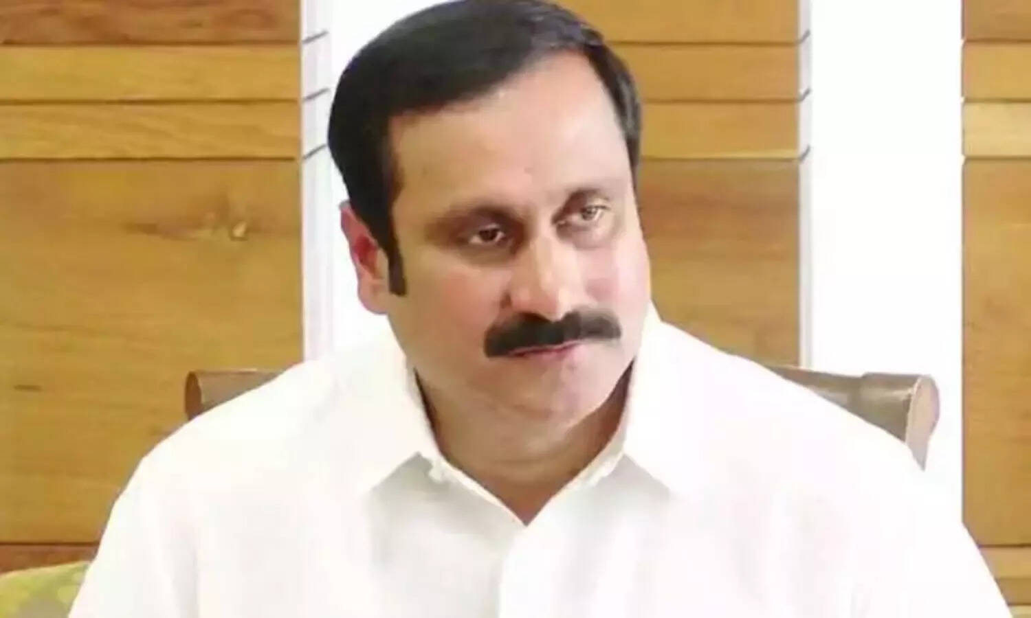 மாணவர்களுக்கு கல்வி உதவித்தொகை வழங்காமல் நிறுத்தி வைப்பதா? - அன்புமணி ராமதாஸ்