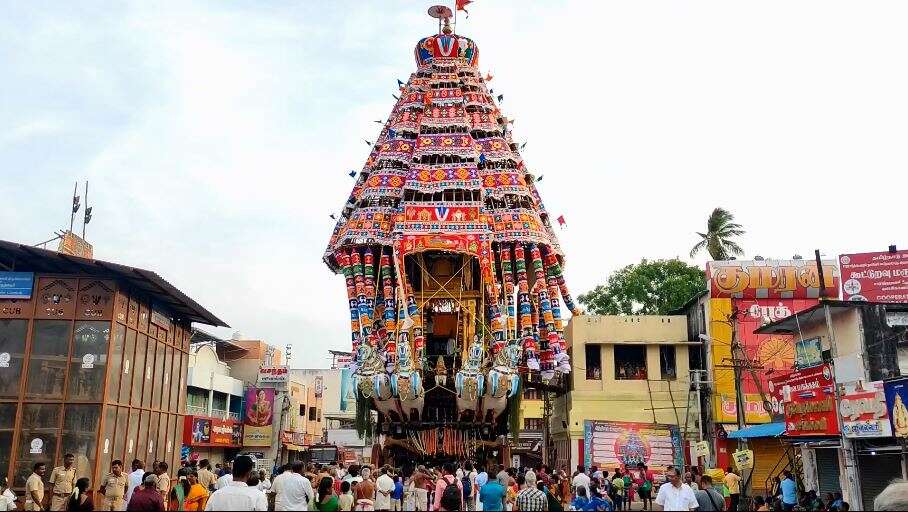 கும்பகோணம் சாரங்கபாணி கோவில் சித்திரை தேரோட்டம் கோலாகலம்