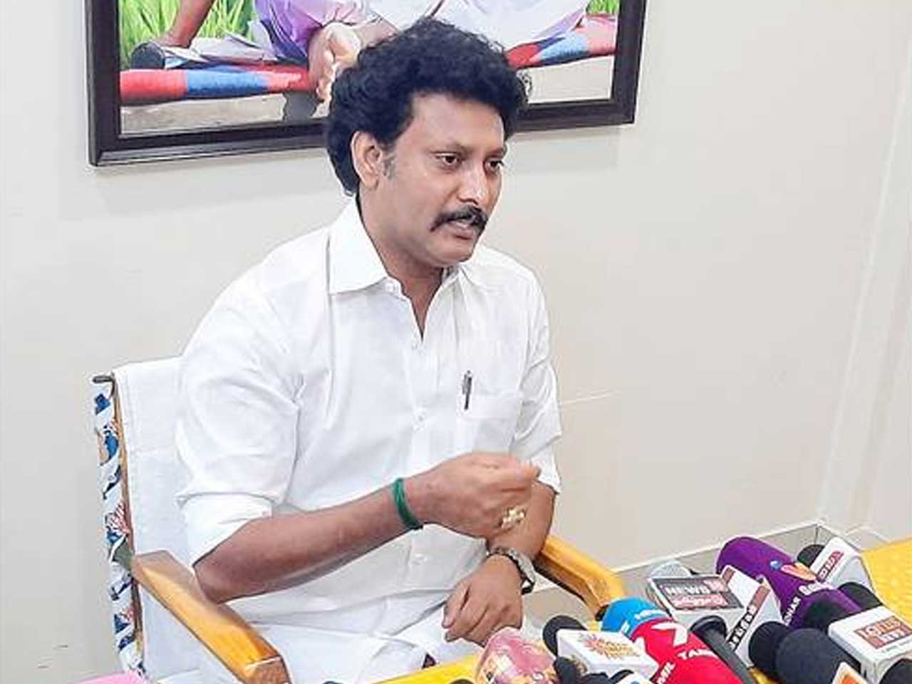 சுழற்சி முறை வகுப்புகள் ரத்து - டிசம்பர் 25ஆம் தேதி மீண்டும் ஆலோசனை!!