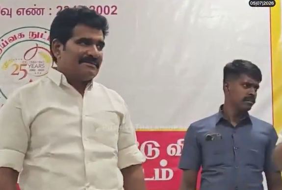 அரசு விழாவை புறக்கணித்த தவெக எம்.எல்.ஏக்கள்- மேடை ஏறியவுடன் கடுப்பாகி வெளியேறிய அமைச்சர்