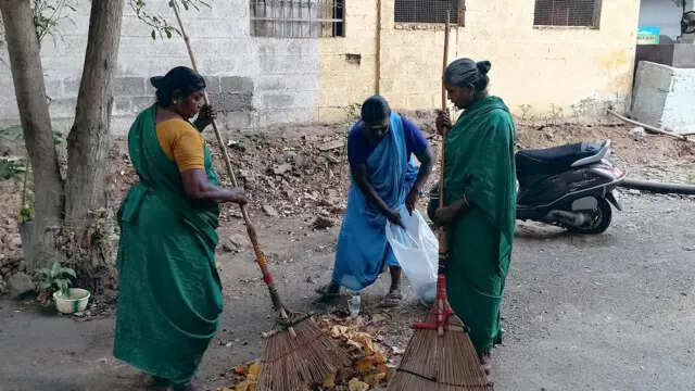 குட் நியூஸ்..! அரசு பள்ளிகளில் பணிபுரியும் தூய்மை பணியாளர்களுக்கு ஊதிய உயர்வு..!