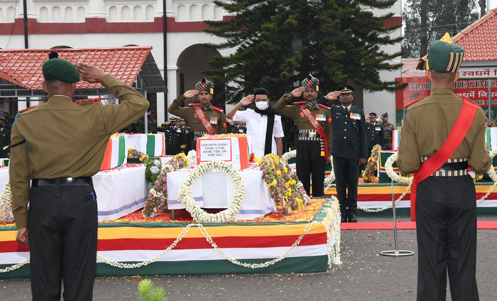 பிபின் ராவத் உள்ளிட்ட 13 பேரது உடல்களுக்கு தமிழக முதல்வர் மு.க.ஸ்டாலின் அஞ்சலி...