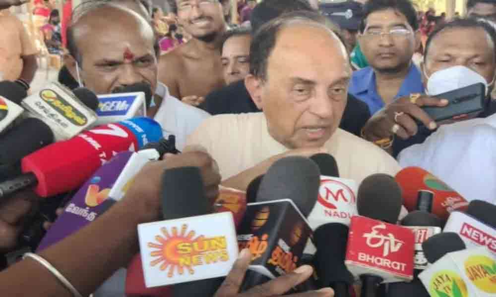 சில முட்டாள் தனமான அமைச்சர்கள்... சு.சாமி விளாசல்