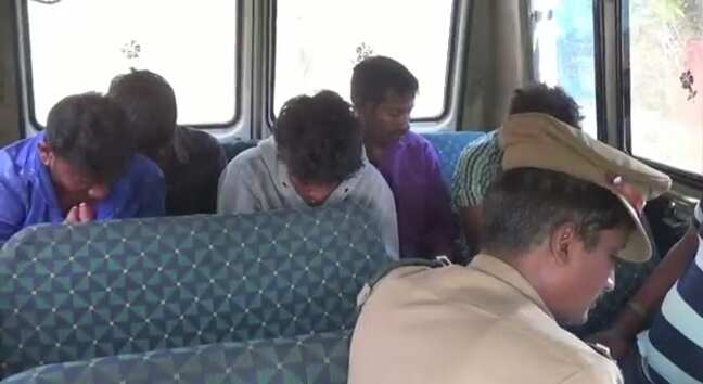 பெரம்பலூர் அருகே மான்களை வேட்டையாடிய 5 பேர் கைது... 2 நாட்டுத்துப்பாக்கிகள், கார் பறிமுதல்!