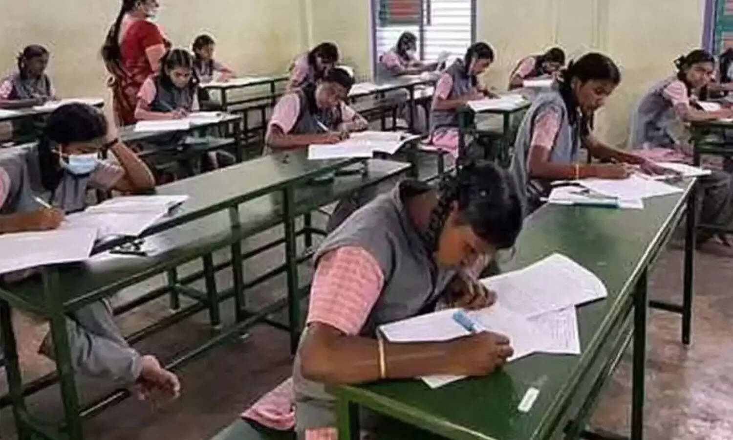 #BREAKING : அரையாண்டு தேர்வு அட்டவணை வெளியீடு..!!