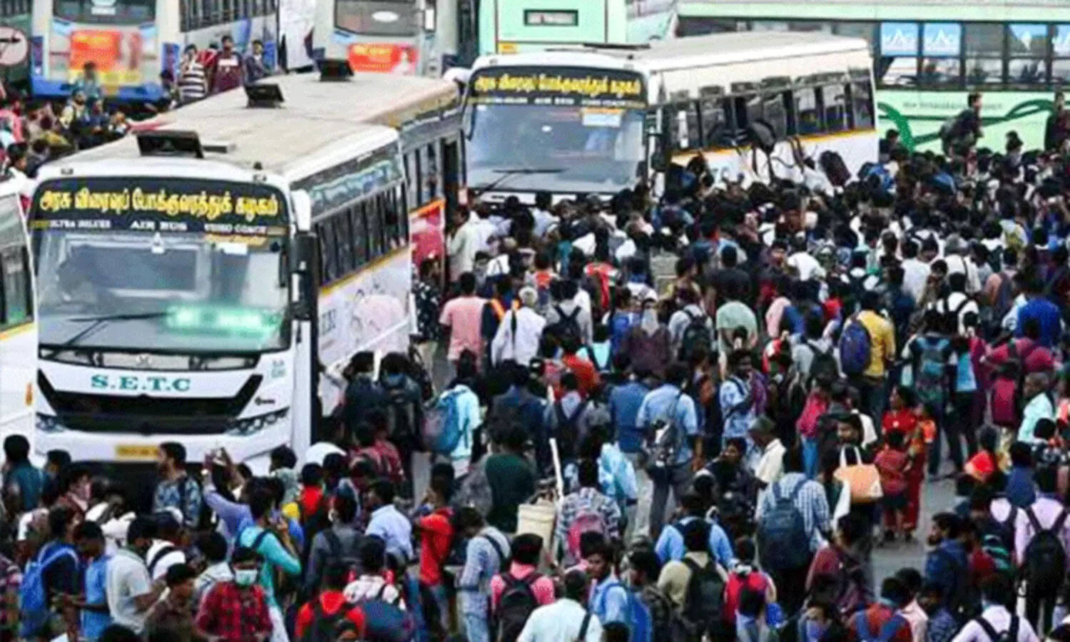 புத்தாண்டுக்கு ஊர் போகிறீர்களா? - தமிழக அரசு சார்பில் 500-க்கும் மேற்பட்ட சிறப்புப் பேருந்துகள் இயக்கம்.