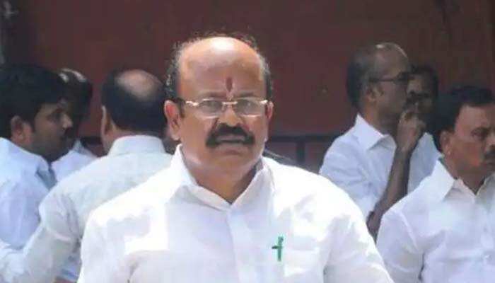 அதிமுக - பாஜக நிர்வாகிகளின் குழாய் சண்டை