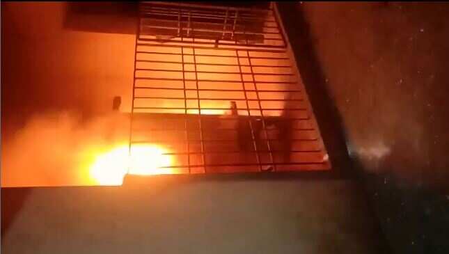 தமிழ்நாடு வீட்டுவசதி வாரிய குடியிருப்பில் தீ விபத்து