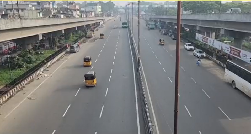 3 நாட்களாக கடும் போக்குவரத்து நிலவிய தாம்பரம் ஜிஎஸ்டி சாலை வெறிச்சோடியது