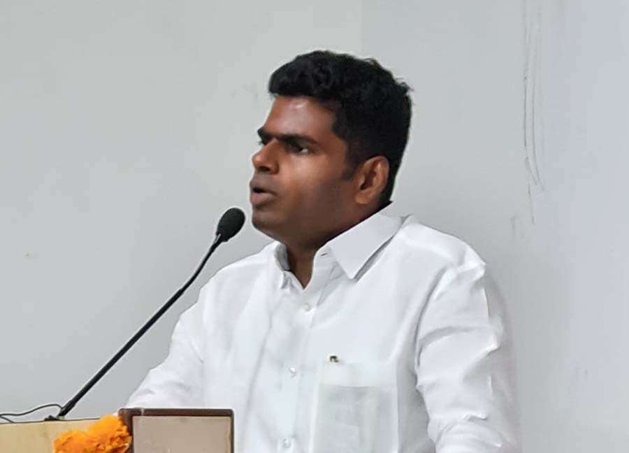 கட்சியை கலைத்து விட்டு மக்கள் பணியை செய்யுங்கள்... அண்ணாமலை