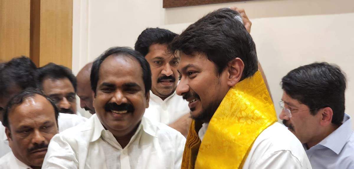 மெய்யநாதன் பதவியை பறித்து மகனுக்கு கொடுப்பதா? கொந்தளிக்கும் முத்தரையர்