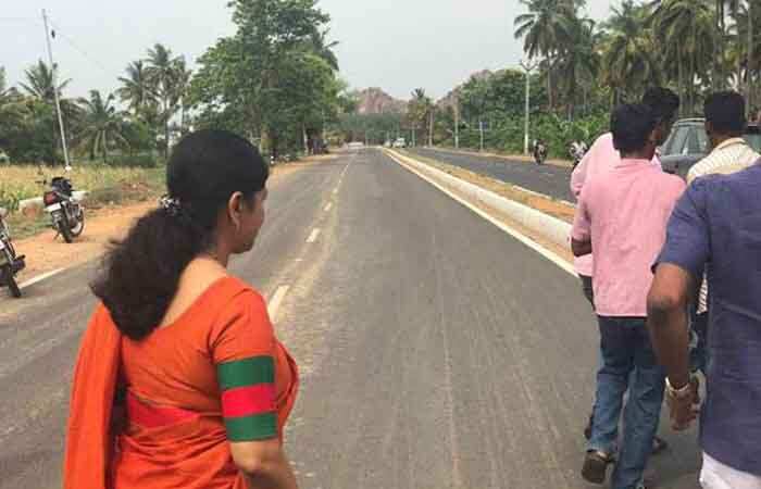 திமுக கோஷ்டி பூசல் -கனிமொழியின் ஆதரவாளர் மீது கொடூர தாக்குதல்