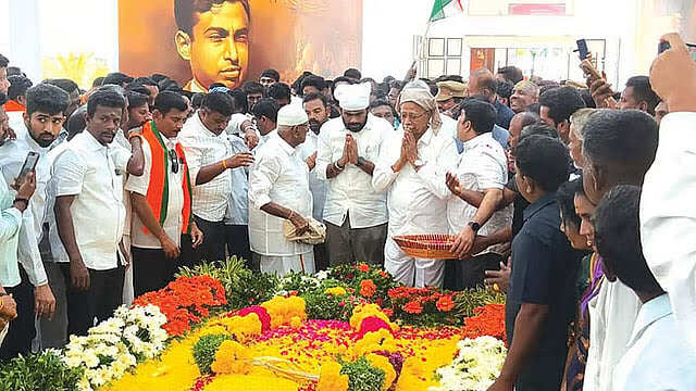 அப்துல் கலாம் நினைவிடத்தில் அண்ணாமலை அஞ்சலி: ‘வீ த லீடர்ஸ்’ இயக்கம் சார்பில் மரியாதை!
