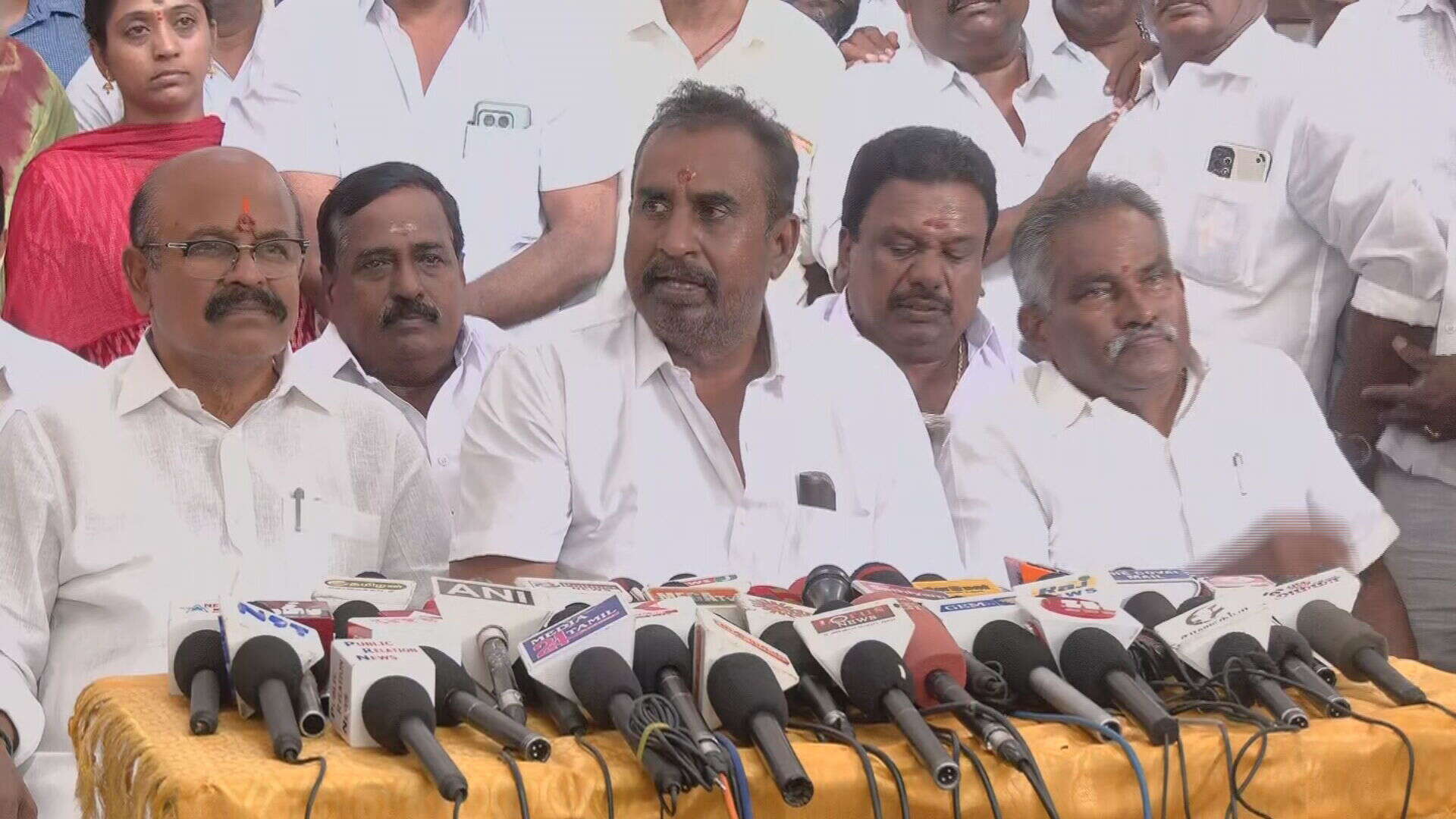 அதிமுக - பாஜக கூட்டணி முறிவுக்கு அண்ணாமலைதான் காரணம் - எஸ்.பி.வேலுமணி