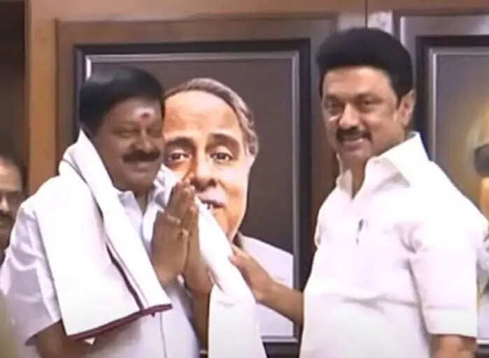 கோவை செல்வராஜ் திமுகவில் இணைந்தார்