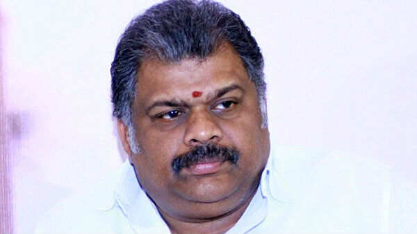 தொடரும் எட்டப்படாத முடிவு.. குழப்பத்தில் மாணவர்கள்.. முடிவை விரைந்து எடுங்கள்.. - ஜி.கே.வாசன் வலியுறுத்தல்..