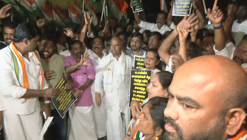ராகுல் கைதைக் கண்டித்து ஆளுநர் மாளிகை நோக்கி பேரணியாக செல்ல முயன்ற காங்கிரஸ் கட்சியினர் கைது