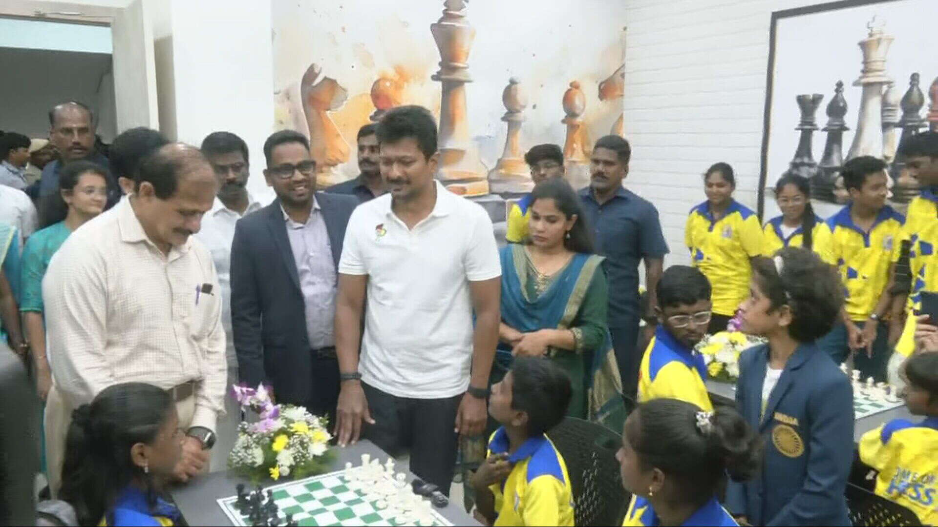 ரூ.28 லட்சம் மதிப்பில் புதிய செஸ் அகாடமி- உதயநிதி ஸ்டாலின் தொடங்கி வைத்தார்