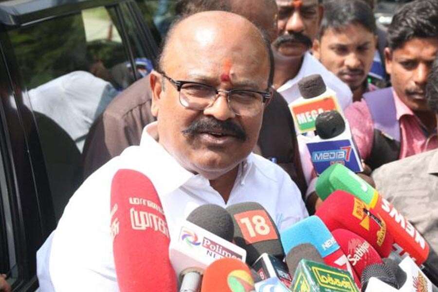 அதிமுக கொடியும் 1.5 கோடி தொண்டர்களும் இனி எடப்பாடி பழனிசாமிக்கு தான் சொந்தம் - பொள்ளாட்சி ஜெயராமன்