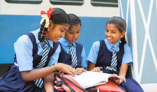 பள்ளி மாணவர்களே ரெடியா ? 10-ம் தேதி தொடங்கும் அரையாண்டுத் தேர்வு - முழு பட்டியல் இதோ..!