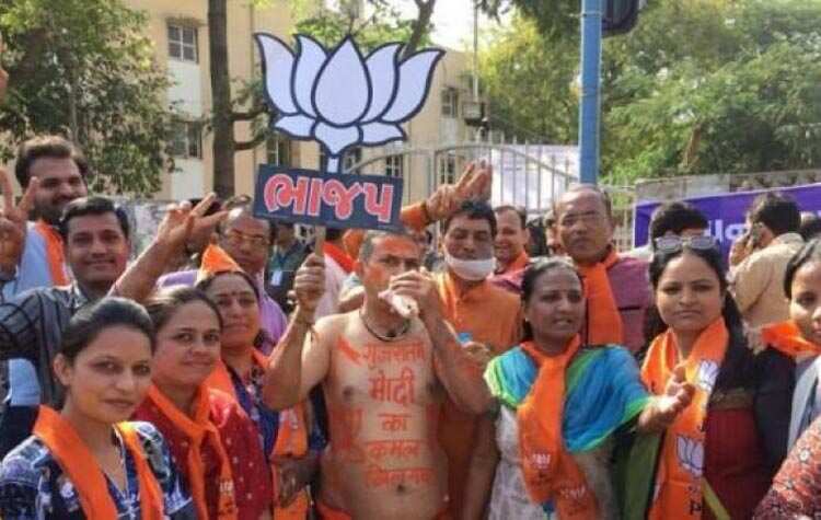 குஜராத் தேர்தல்: பிரச்சாரம் இன்று ஓய்கிறது