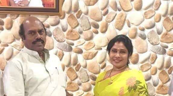 கோவையில் திமுக பிரமுகர் மீனா ஜெயக்குமார் இல்லத்தில் வருமான வரித்துறை சோதனை!