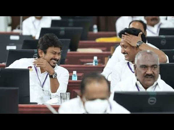 ஜெயலலிதா போட்டோ இருந்ததை பார்த்து சுதாரித்துக்கொண்டேன் -உதயநிதி ஸ்டாலின்