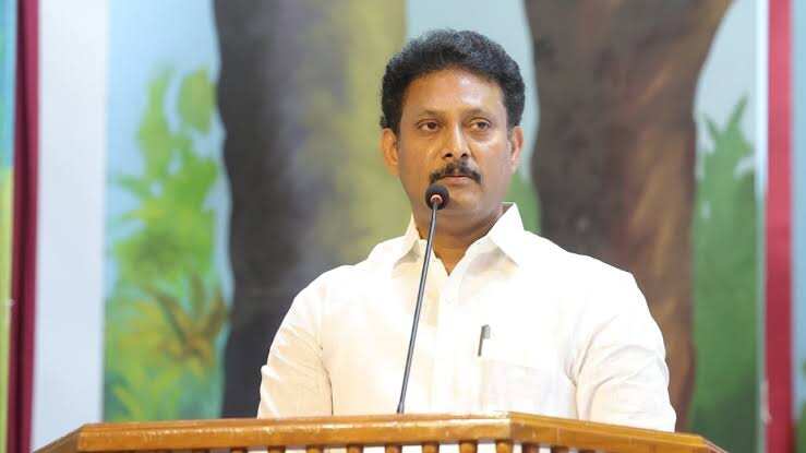 செம அறிவிப்பு..! தமிழ் பாடத்தில் 100 மதிப்பெண் எடுத்தால் ரூ.10 ஆயிரம் பரிசு..!