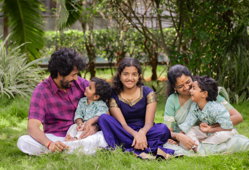 குடும்பத்துடன் பொங்கல் கொண்டாடி வாழ்த்து தெரிவித்த நடிகர் சிவகார்த்திகேயன்..!