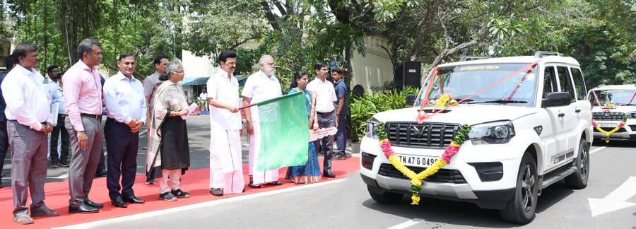 ஊராட்சி ஒன்றியக் குழுத் தலைவர்களின் பயன்பாட்டிற்காக 200 புதிய வாகனங்கள்