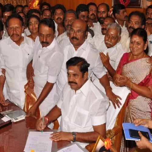 2,700 பேரில் 2,300 பேர் எடப்பாடிக்கு ஆதரவு கடிதம்